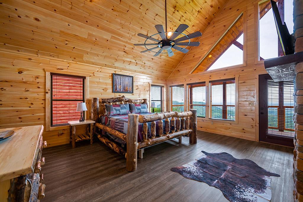 Upstairs King Bedroom