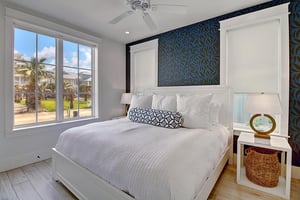 1st Floor King with Private Bath