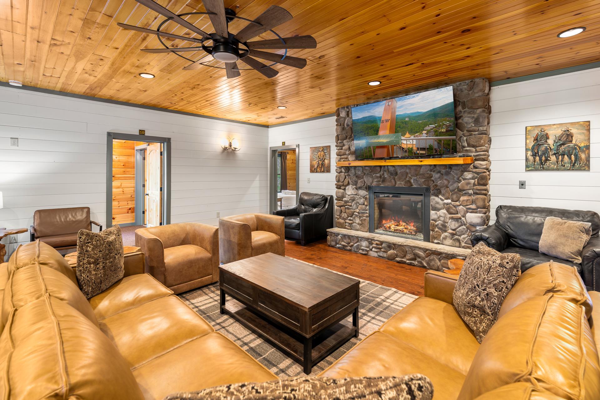 The Gatlinburg Lodge 24