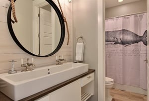 Bunk Room Shared Bathroom, 1st Floor