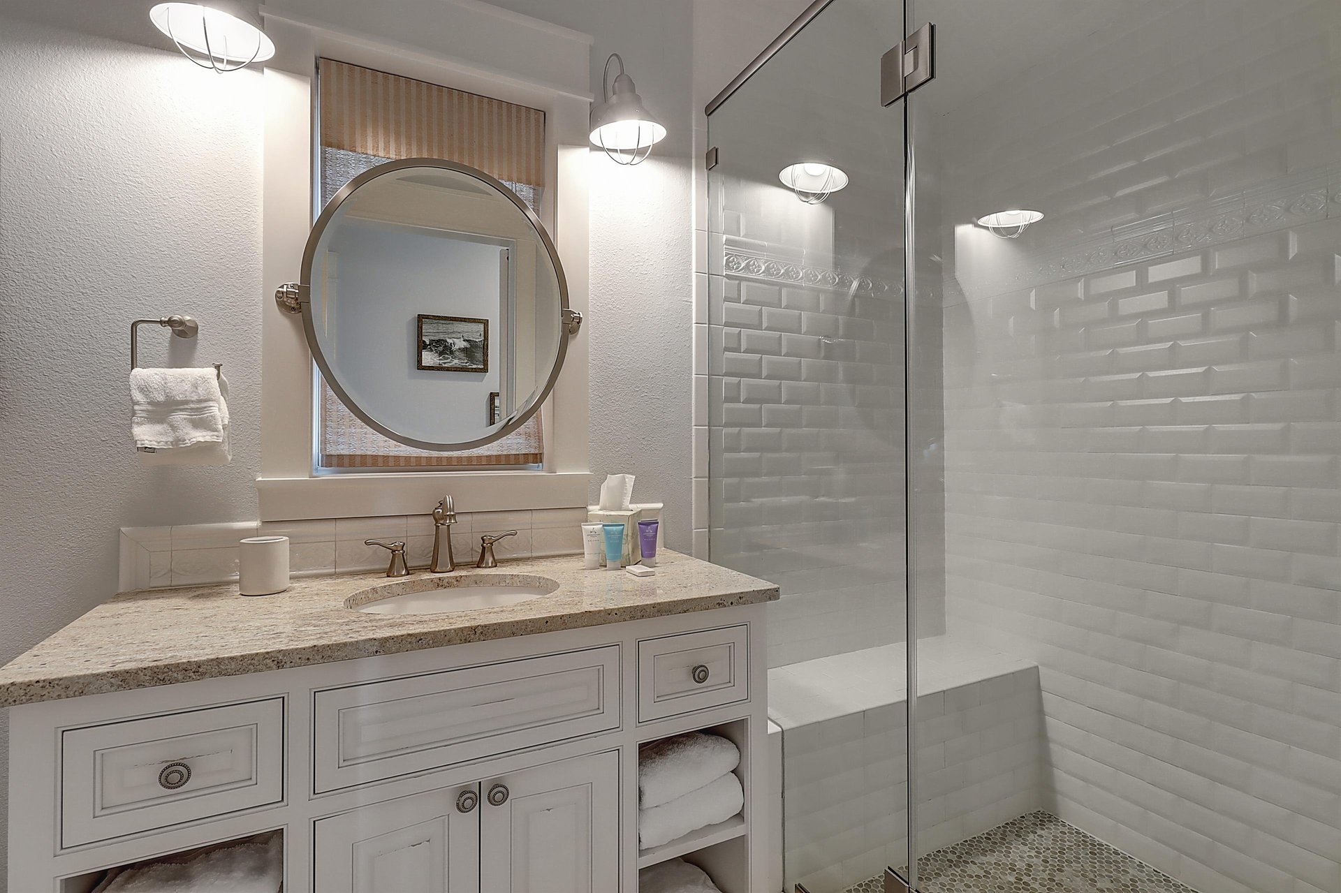 Hallway Bathroom, 1st Floor