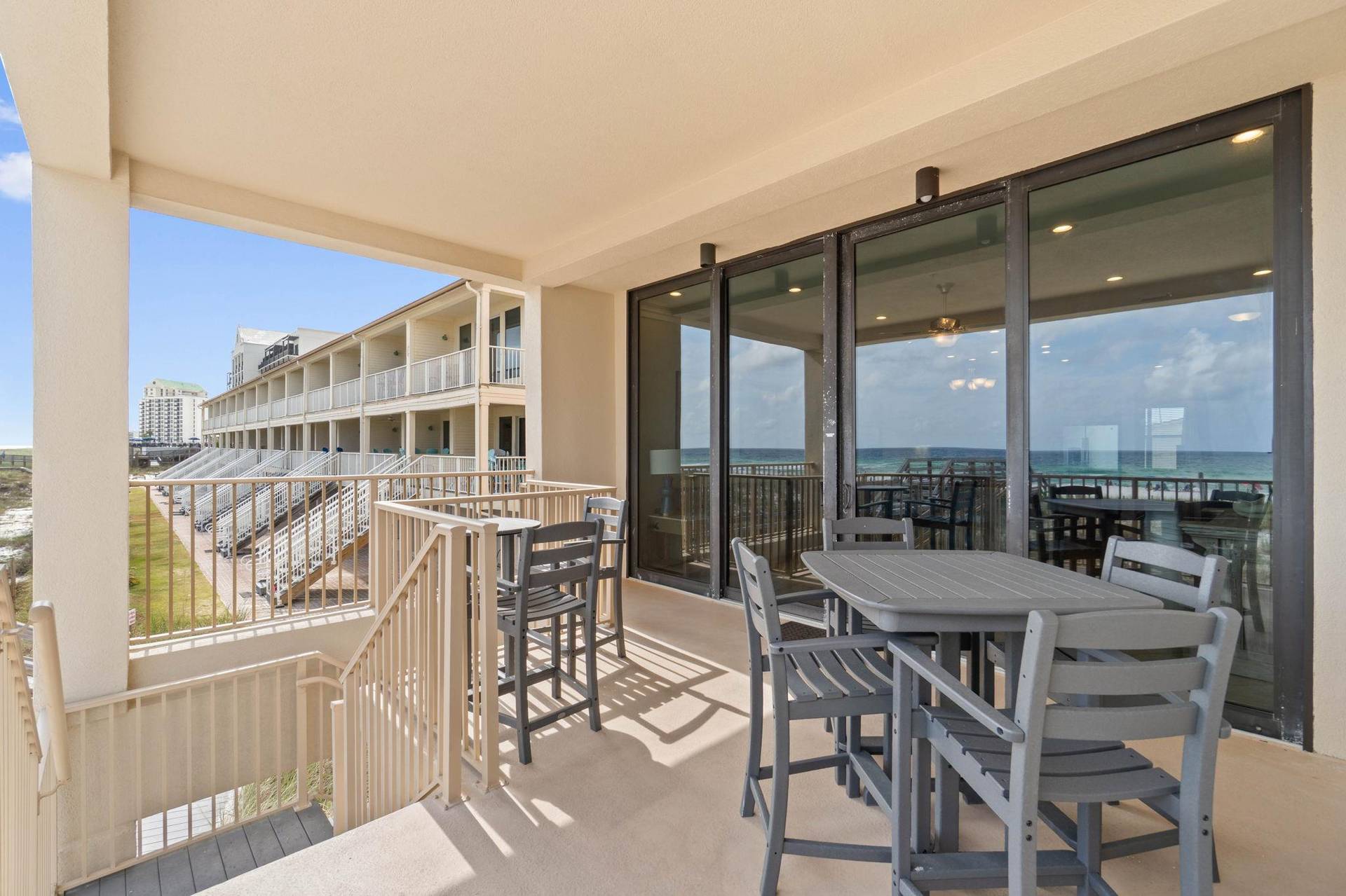 Deck Off Living