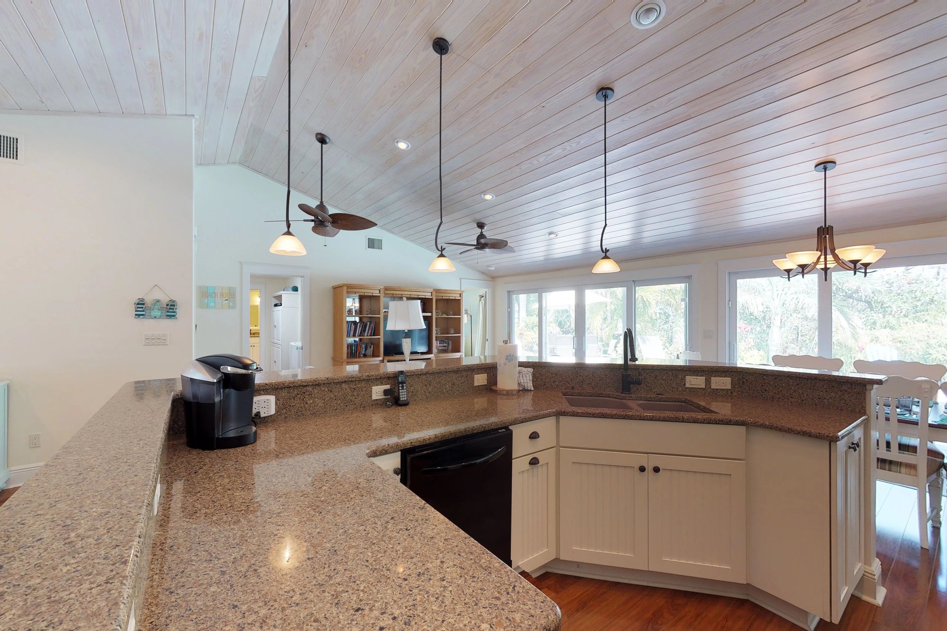 Paradise Pointe 32