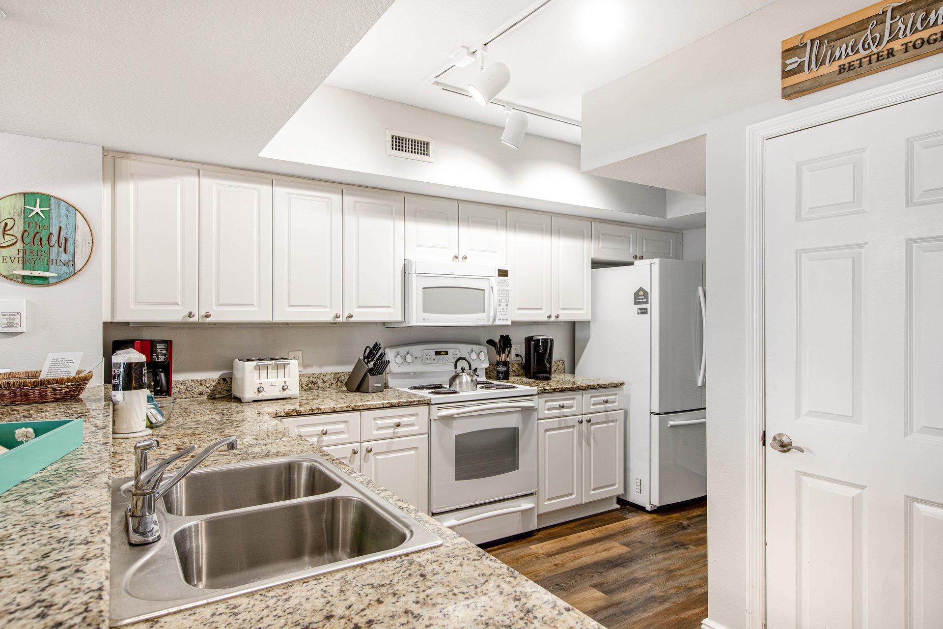 Emerald Beach Resort 1225 9