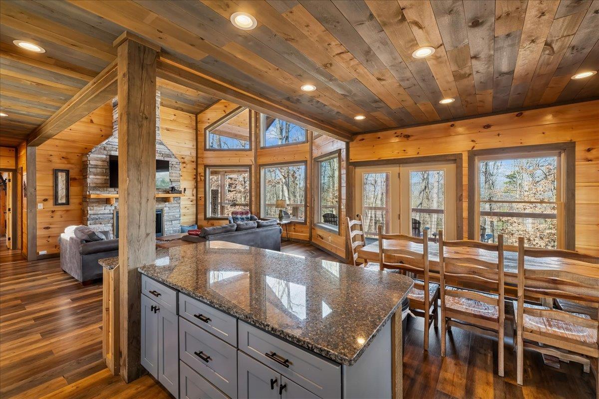 35Dining Room