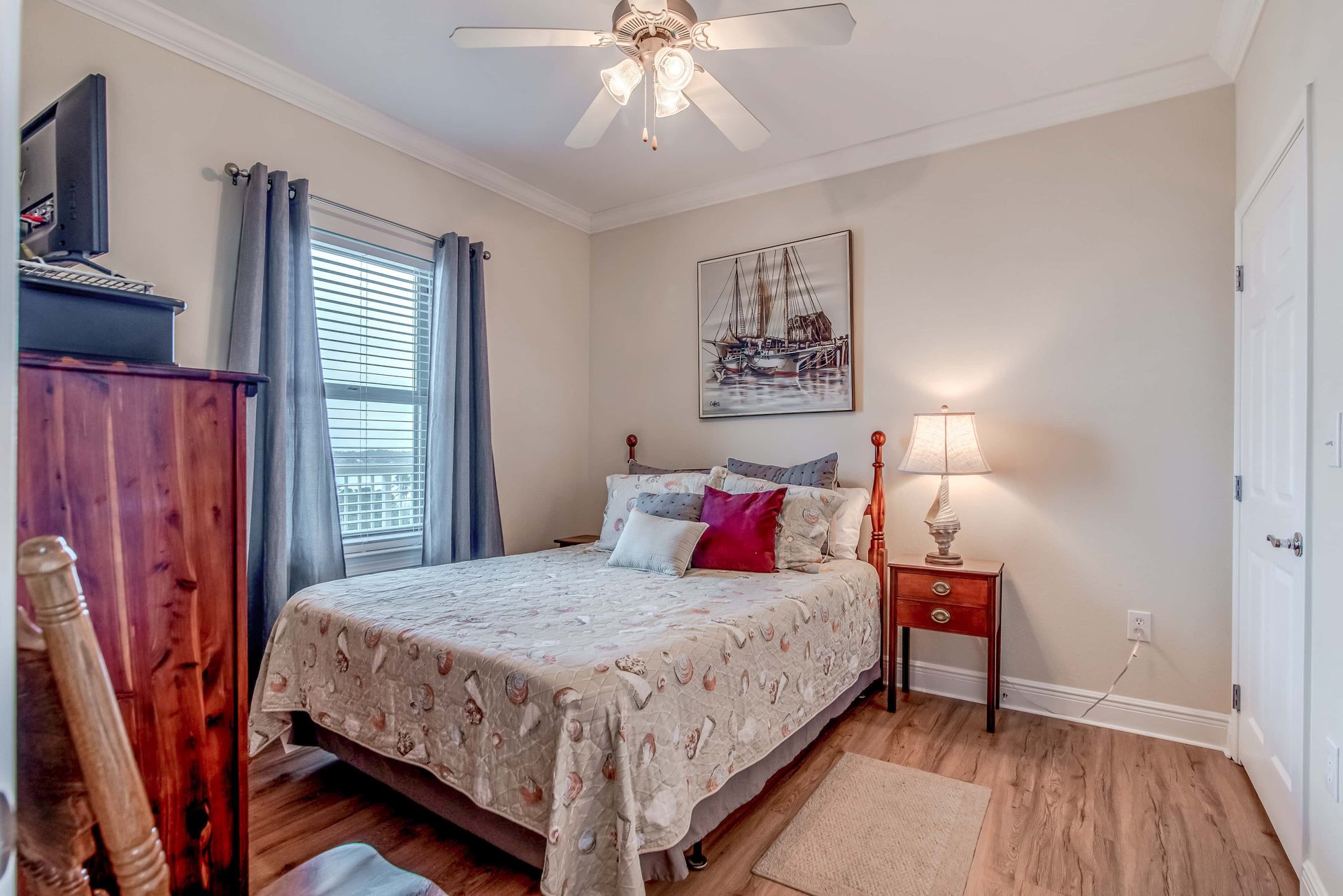 Crystal Tower 702 18