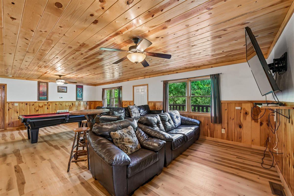 060Family Room