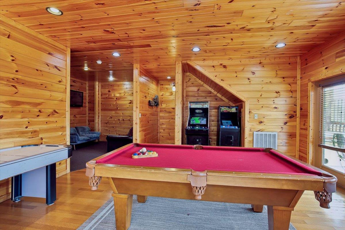 19Recreation Room