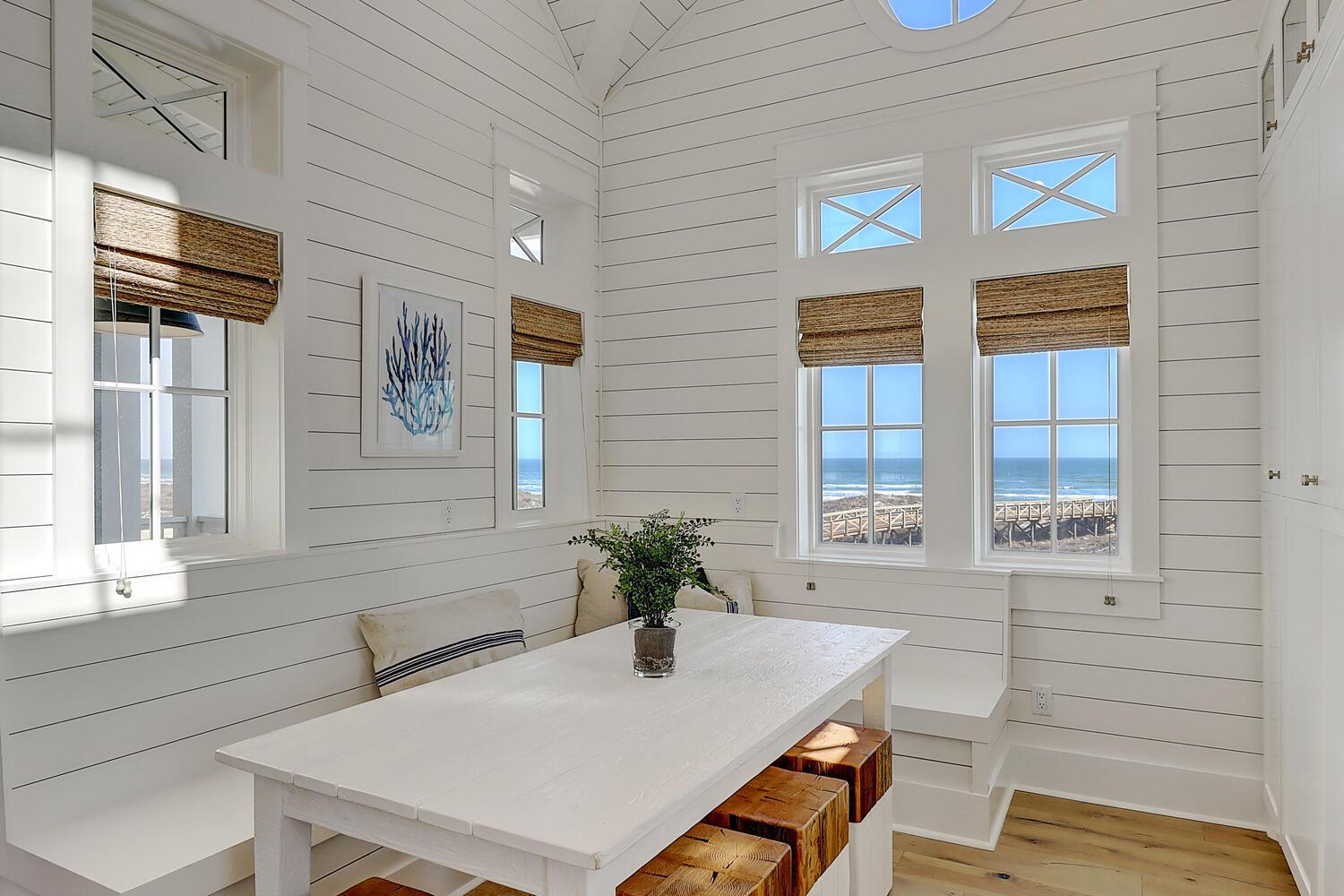 3rd Floor Breakfast Nook