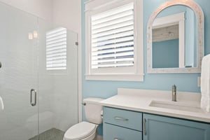 Second King Bathroom, 2nd Floor