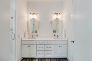 Primary King Bathroom, 2nd Floor