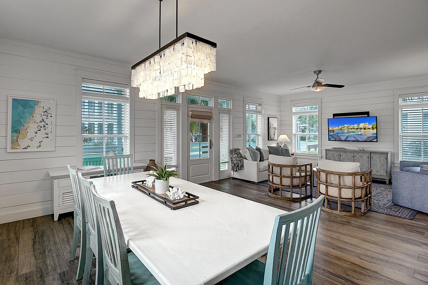 1st Floor Dining Area