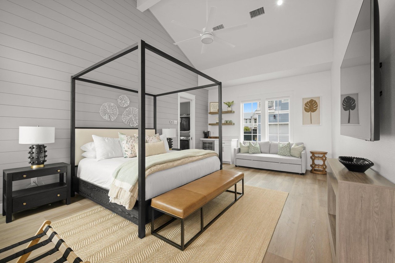 Detached King Suite1st Floor