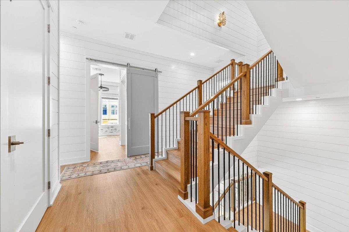 Landing, 2nd Floor