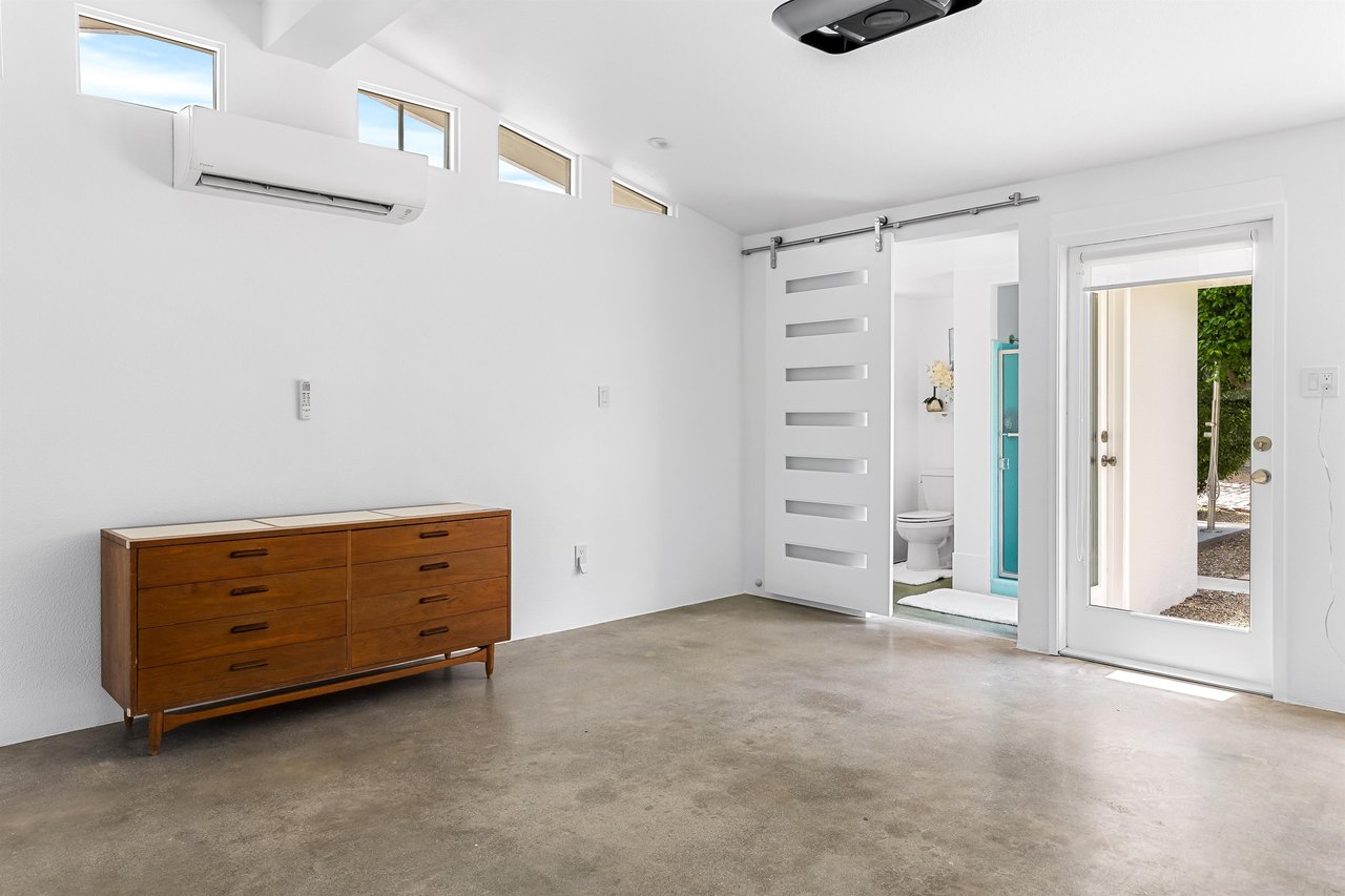 Ensuite guest bath
