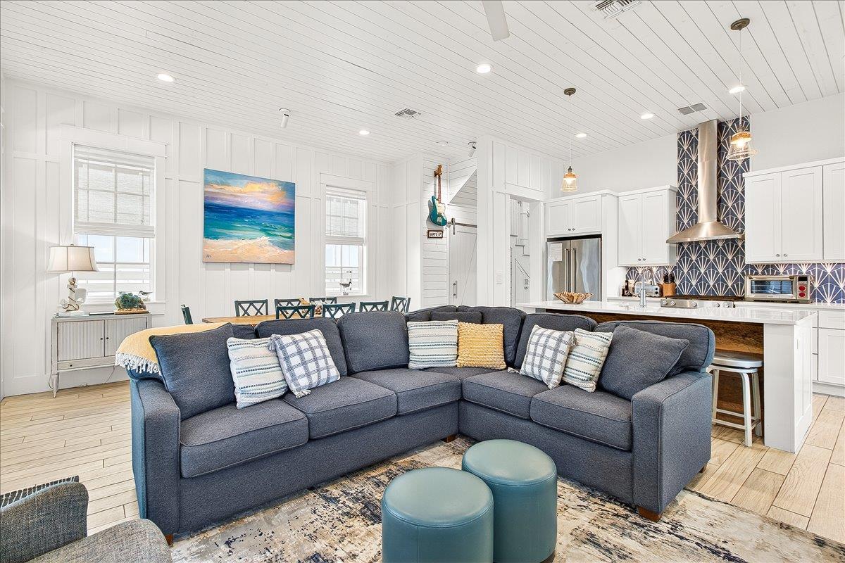 1st Floor, Living Room