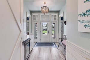 Foyer and Hallway Bar, 1st Floor