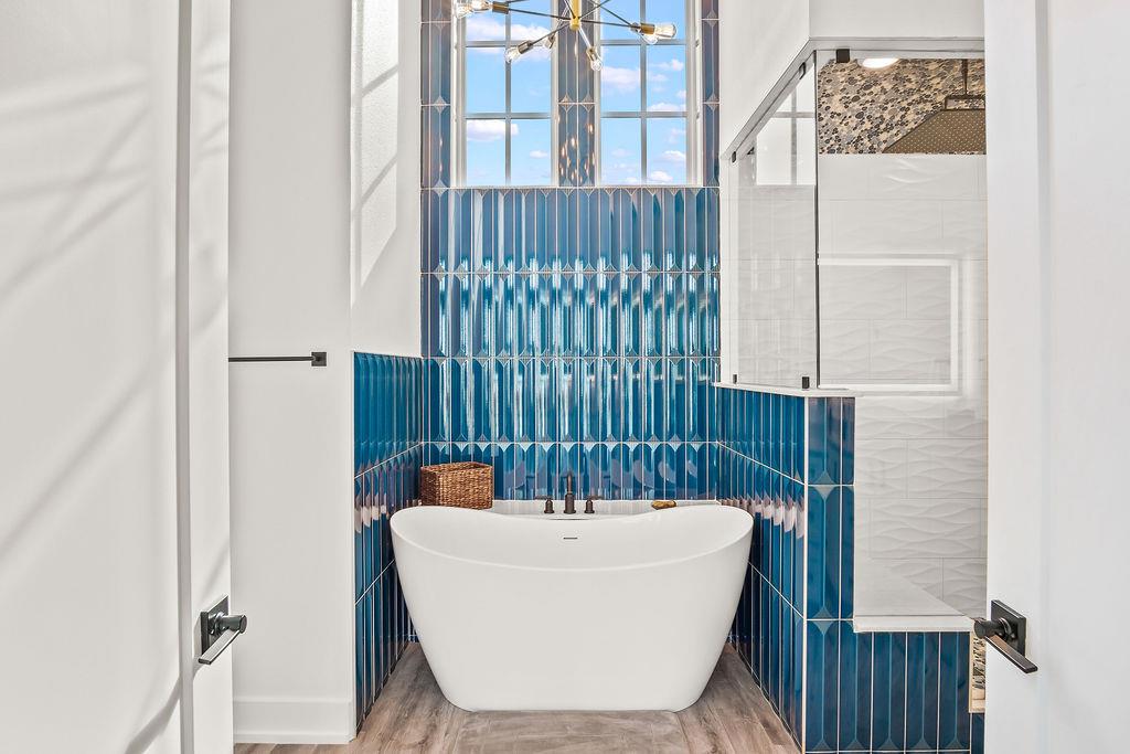 Primary King Bathroom, 3rd Floor