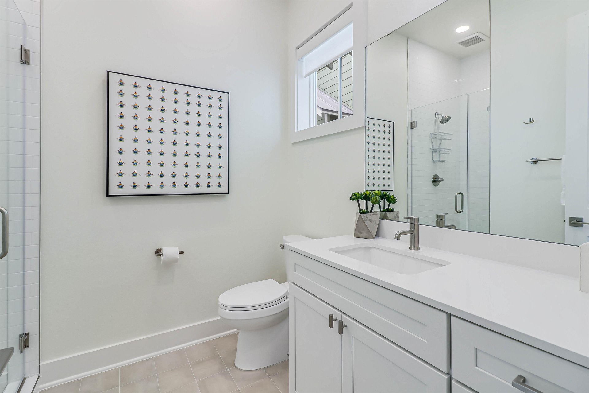 Ensuite Queen Bathroom, 2nd Floor