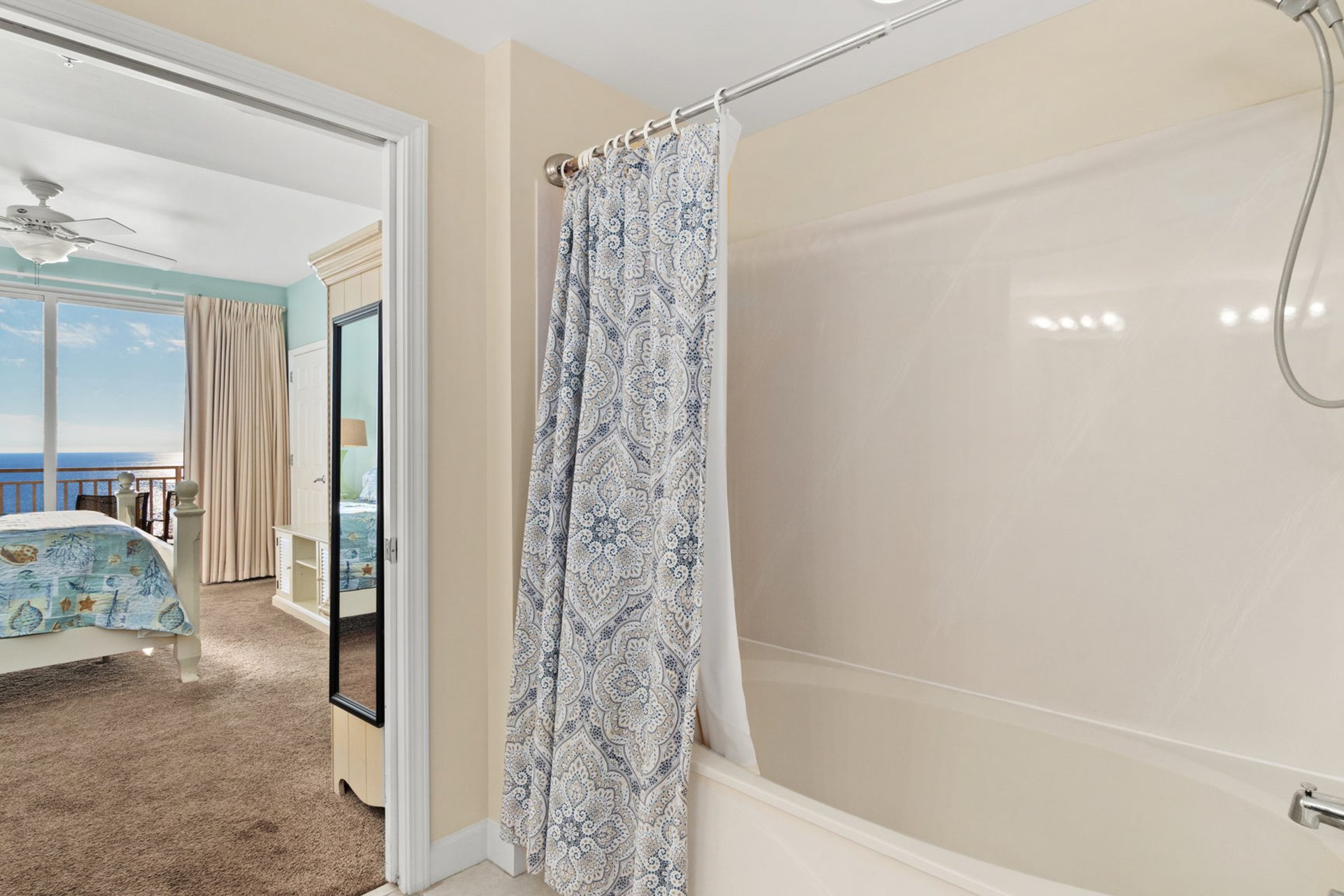 Splash Resort 1902W 15