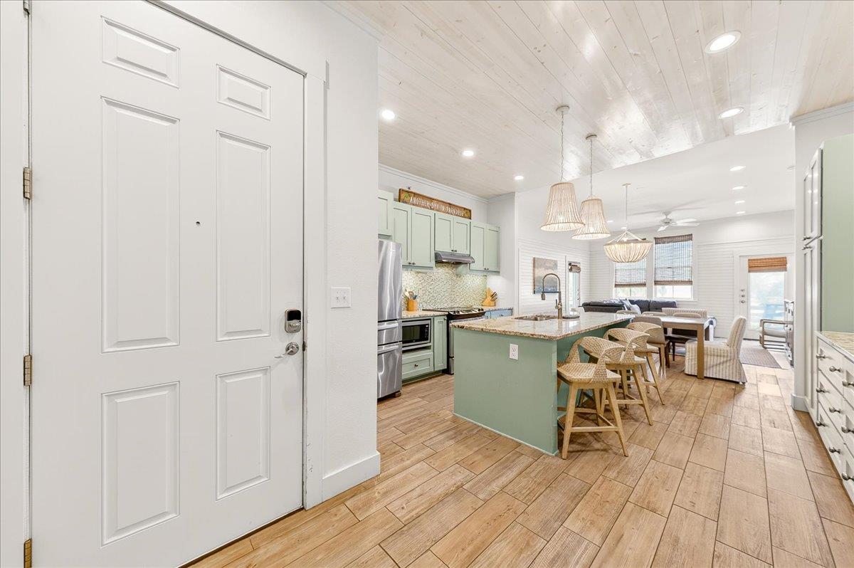 1st Floor, Entryway