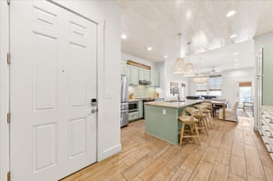 1st Floor, Entryway