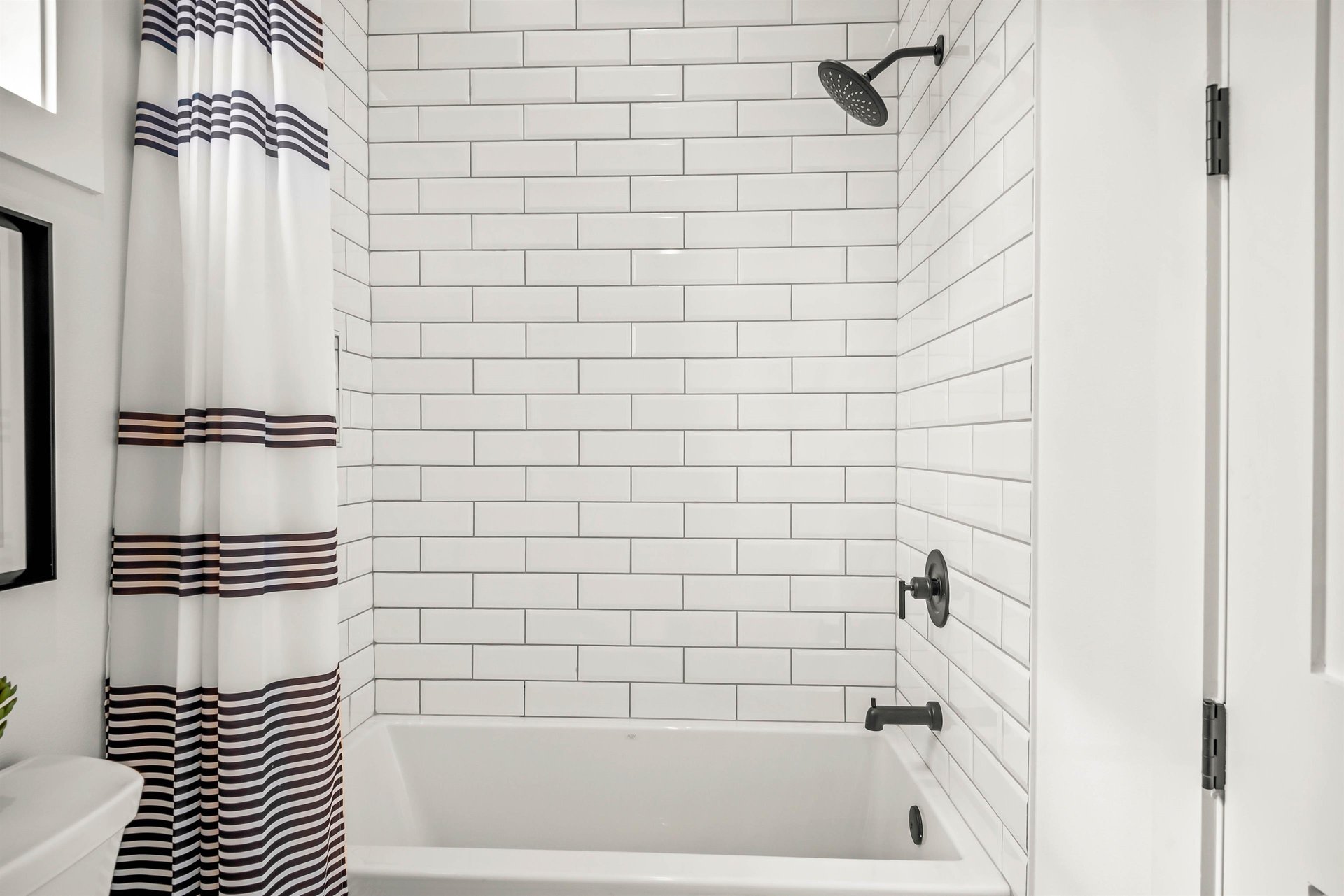 Bunk Bathroom, 1st Floor