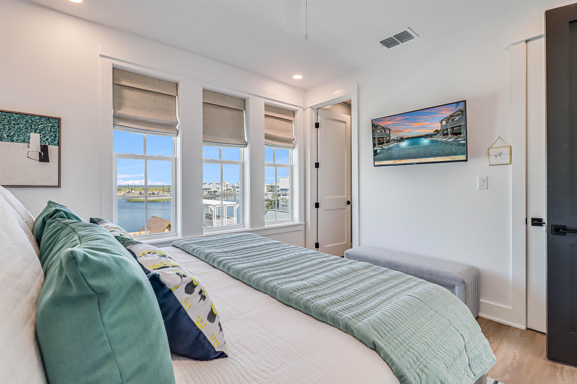 King Bedroom, 3rd Floor