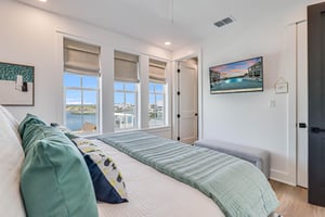 King Bedroom, 3rd Floor