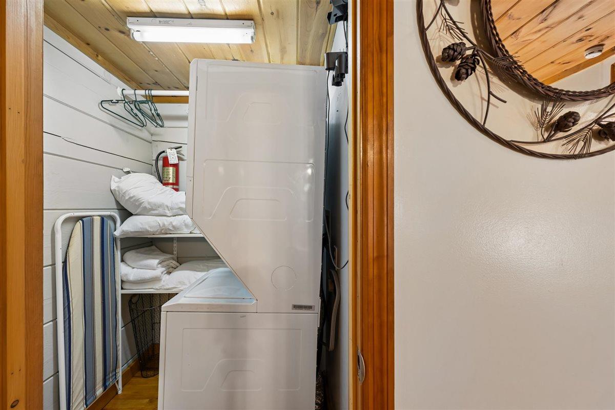 44Bedroom