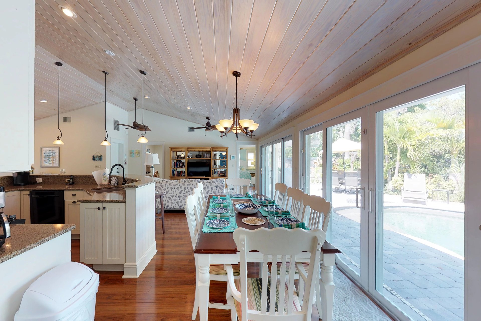 Paradise Pointe 7