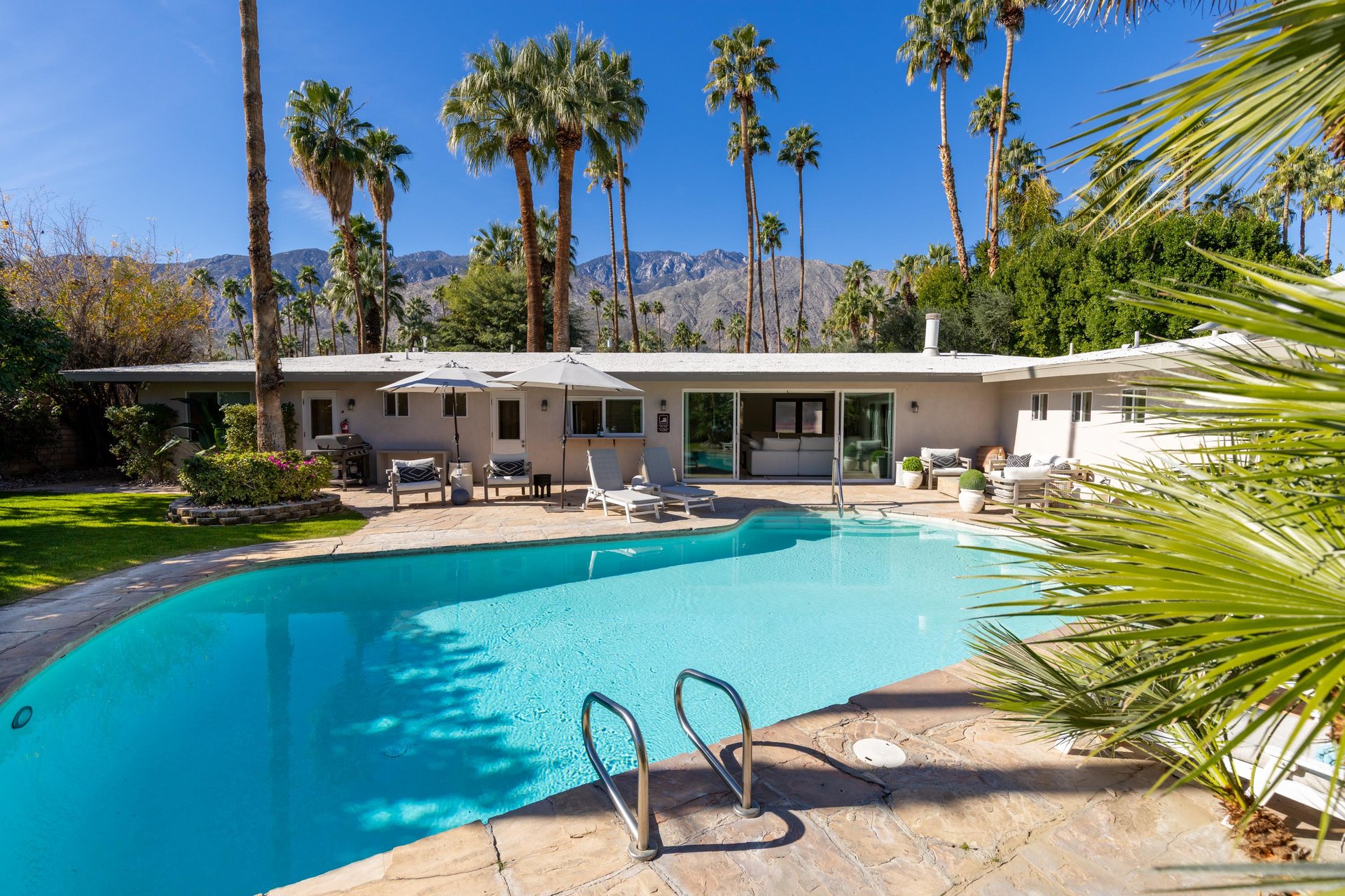 Midcentury modern retreat