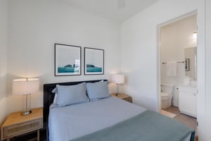 2nd Floor, Queen Bedroom