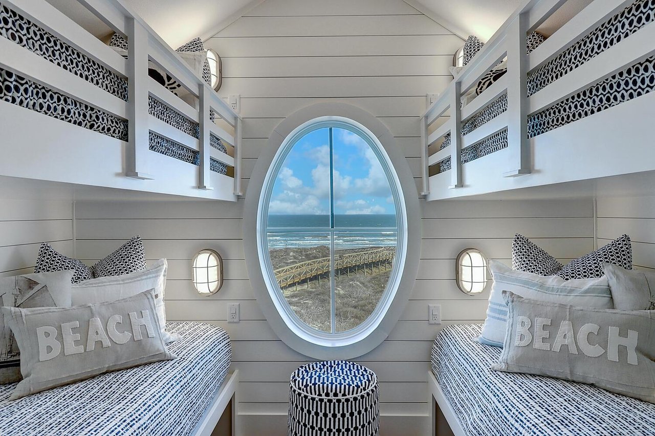 Bunk Loft, 4th Floor