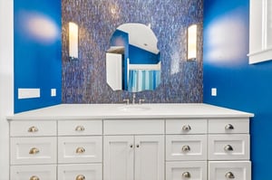 2nd Floor, Third King Bathroom