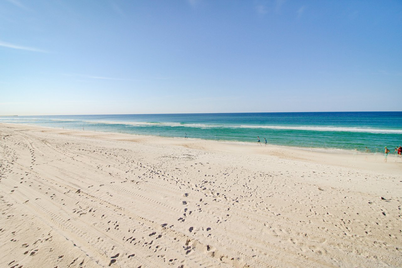 Beachwalk Condominiums 9C 3