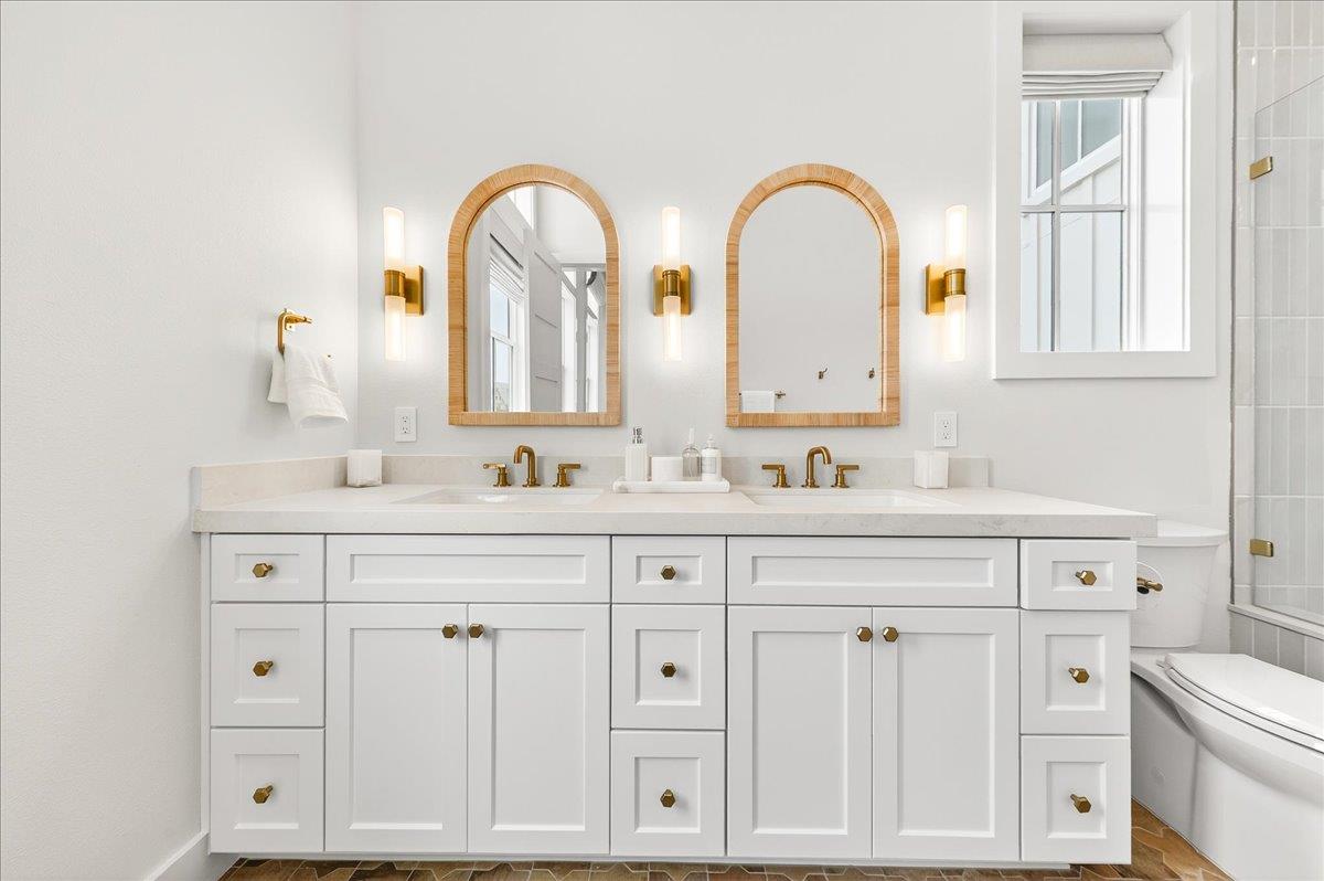 2nd Floor, Primary King Bathroom