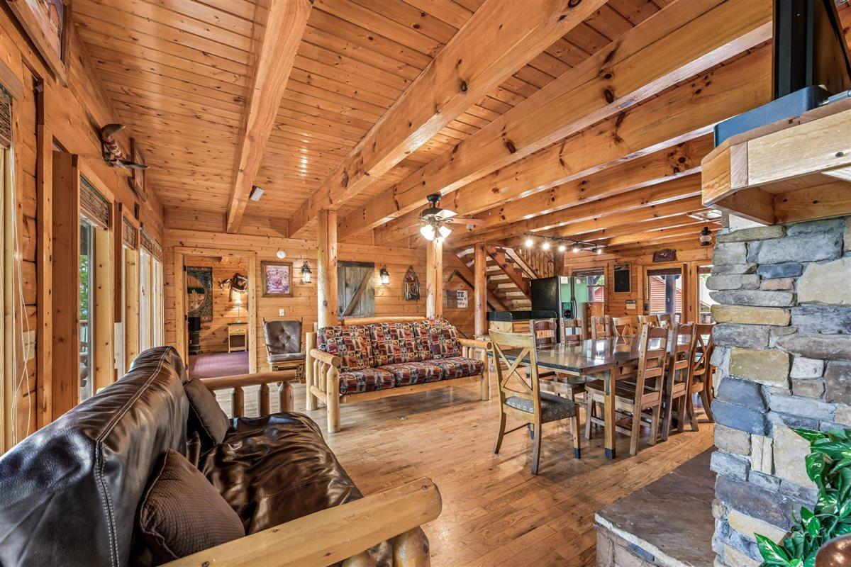 030Dining Room