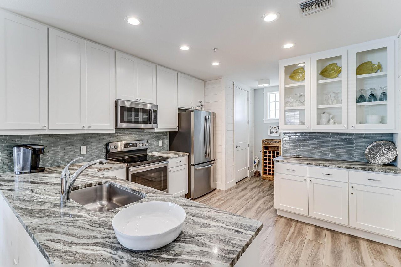 Large Kitchen With Copious Storage