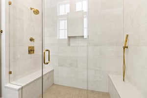 Fourth King Bathroom, 1st Floor