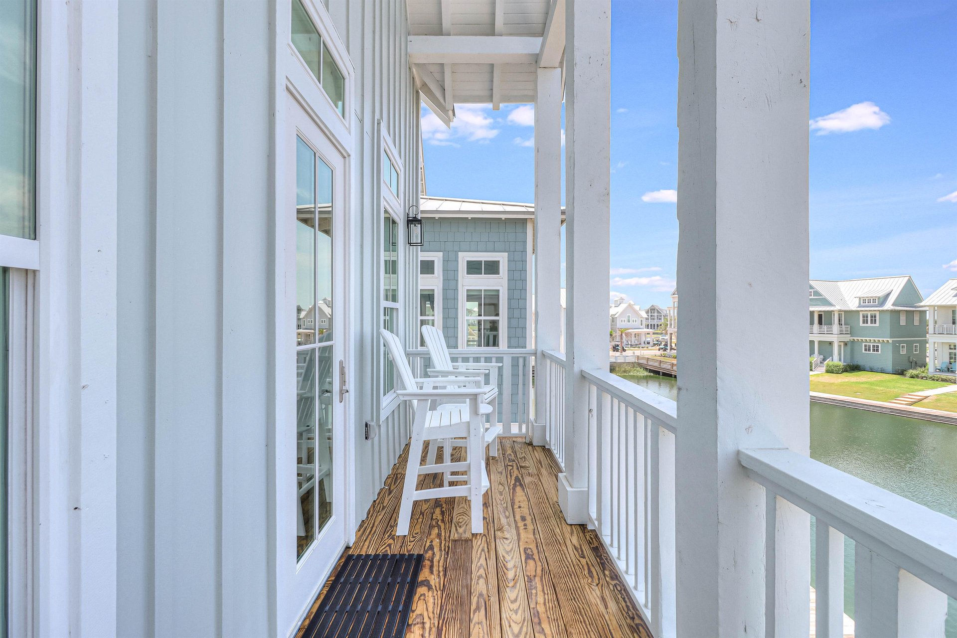 Primary King Lakeside Balcony, 2nd Floor