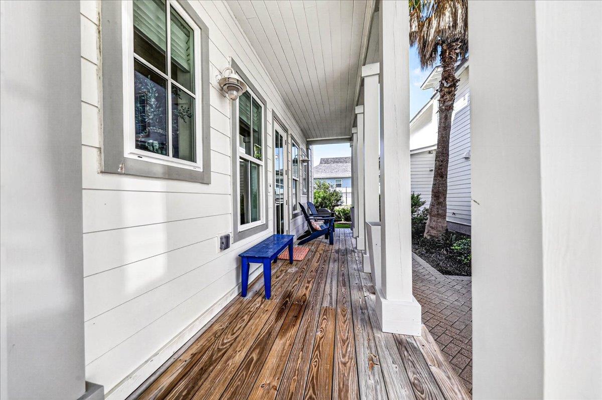 1st Floor, Front Porch