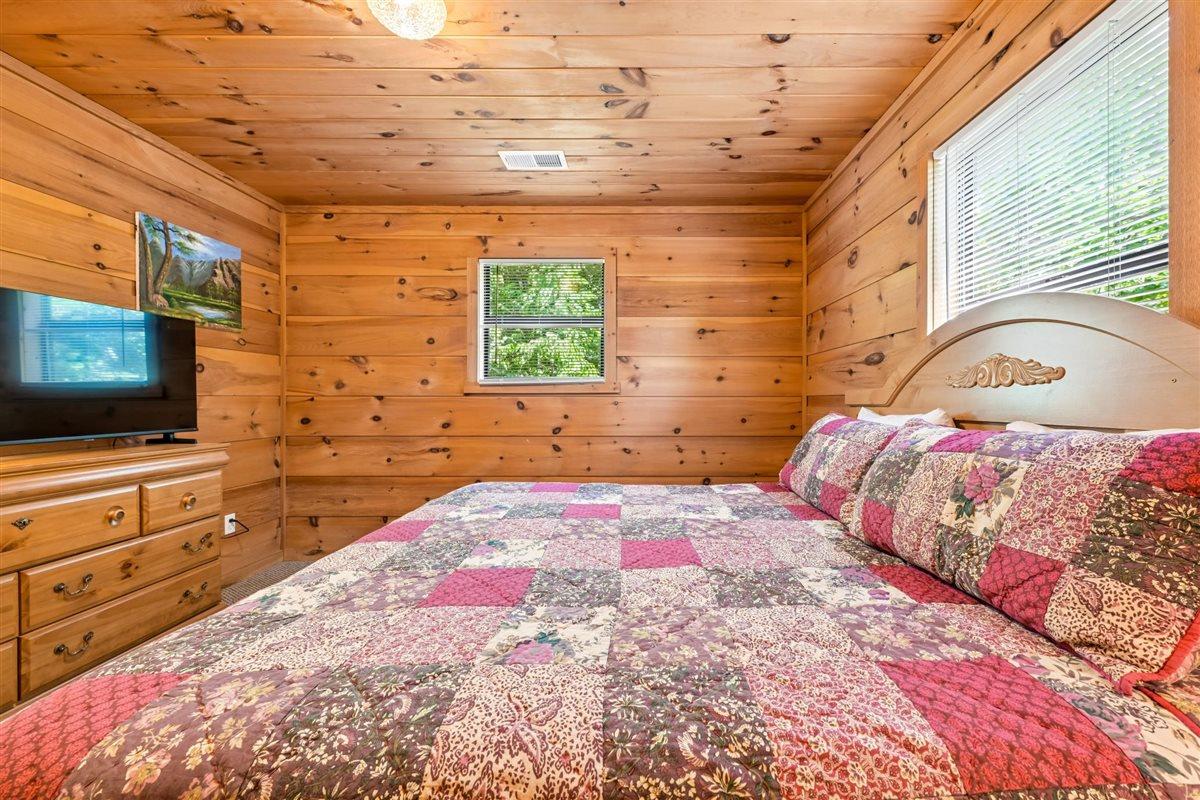 068Bedroom