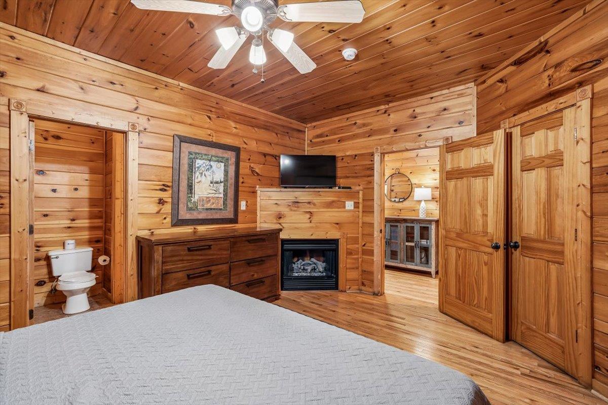 34Primary Bedroom