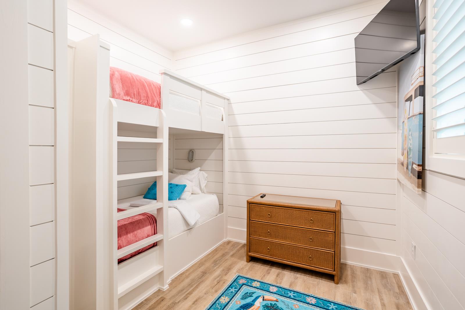 Twin Over Twin Bunk Room, 1st Floor