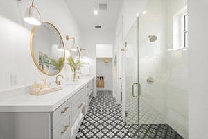 1st Floor, Detached King Ensuite