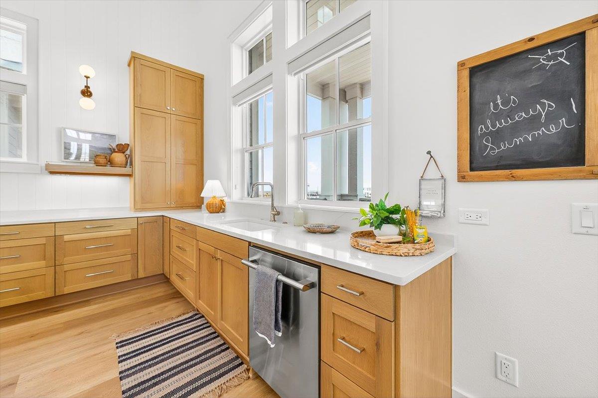 Kitchen, 2nd Floor
