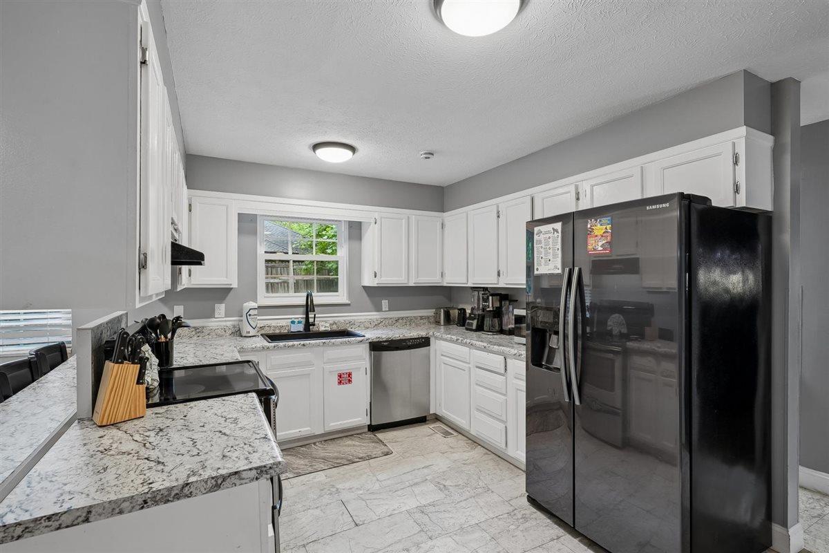 15Kitchen