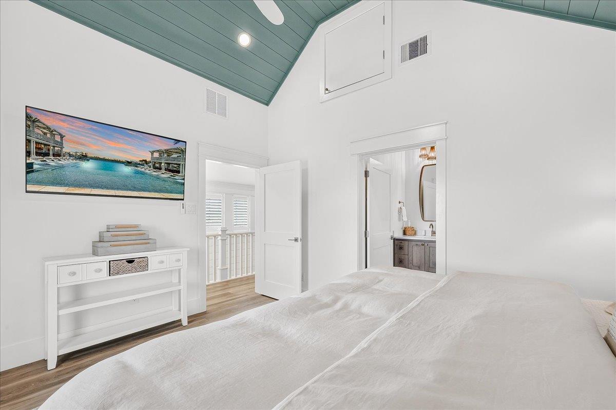 Secondary King Suite, 2nd Floor