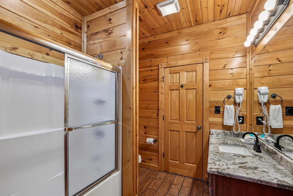 24Main Level Bath